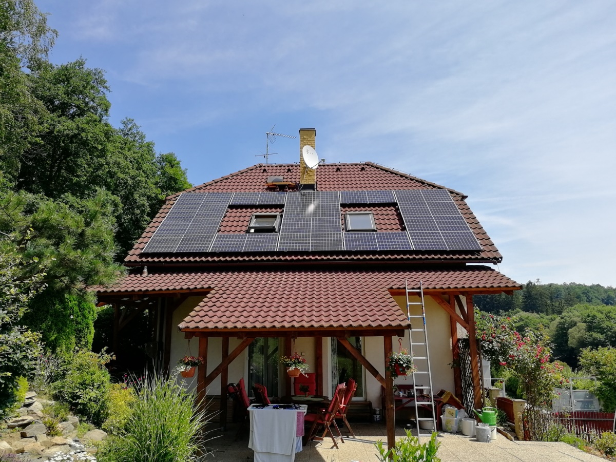 Solární elektrárna 9,715 kWp, Chotouň, okres Praha-západ