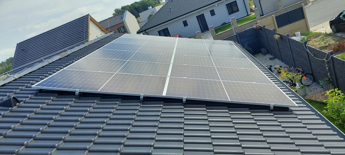 Fotovoltaická elektrárna, kompletní instalace panelů