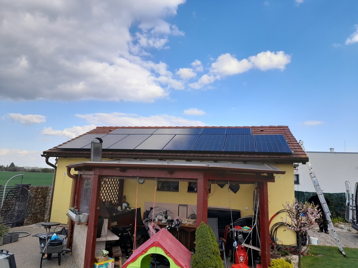 Solární elektrárna 9,90 kWp, Koloděje, okres Praha 
